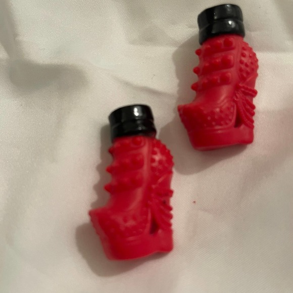 Monster High Red boots with Black Trim (Pre-owned) - Picture 3 of 3